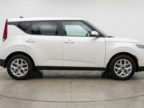 Used 2025 Kia Soul LX w/ LX Technology Package image 11