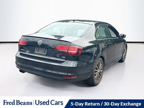 Used 2017 Volkswagen Jetta Sport FWD image 10
