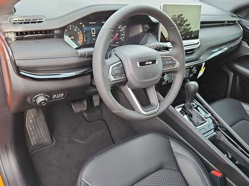 New 2026 Jeep Compass Latitude image 10