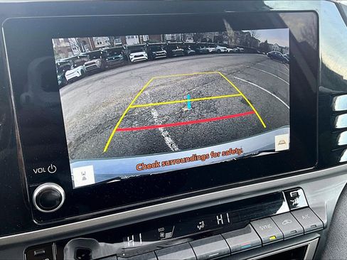 Used 2025 Toyota Camry LE w/ Convenience Package image 20