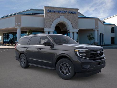 New 2025 Ford Expedition Active image 7