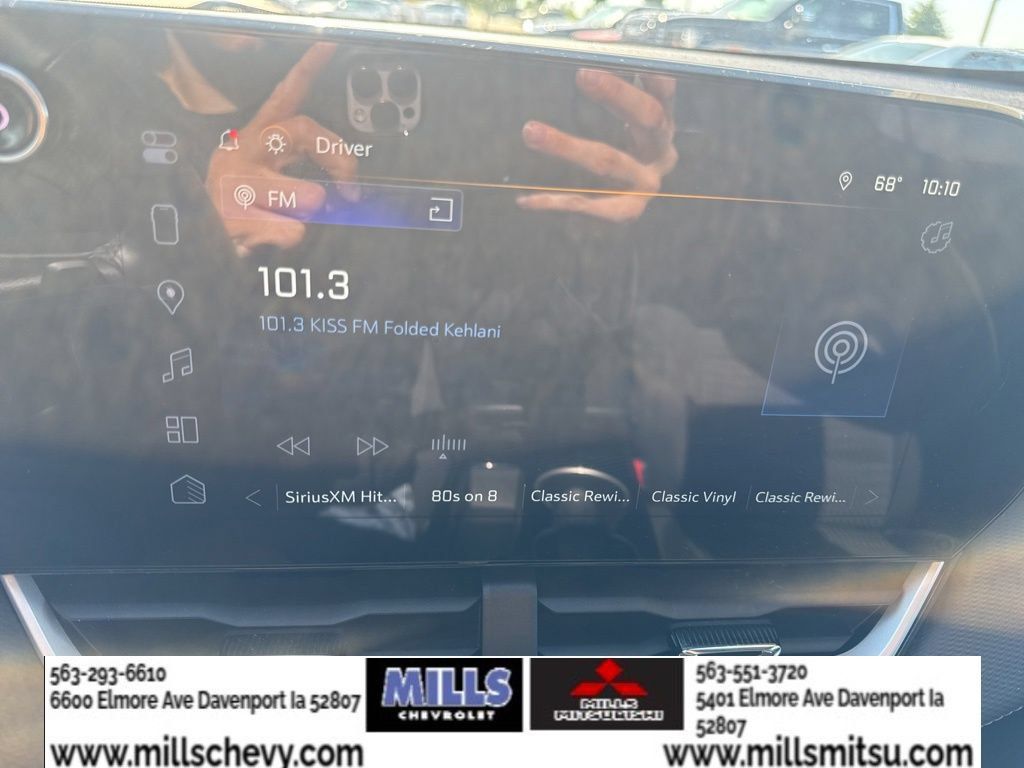 Used 2025 Chevrolet Equinox LT FWD image 13