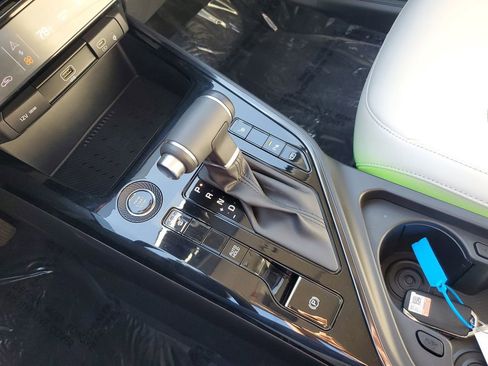 Used 2025 Kia Niro EX image 20