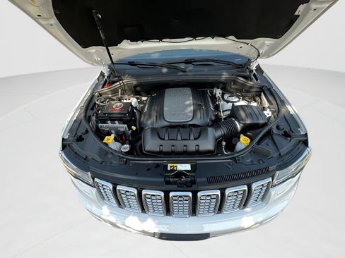 Used 2020 Jeep Grand Cherokee Summit w/ Platinum Series Group AWD/4WD image 25