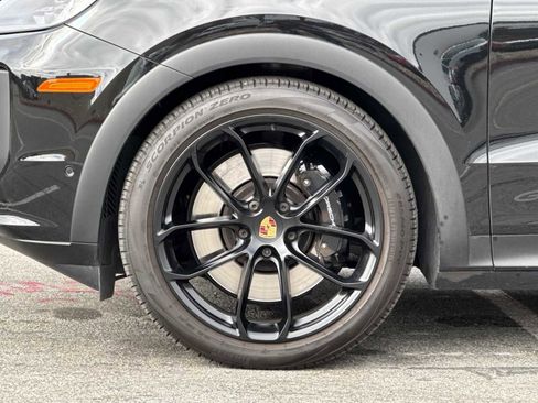 Certified 2025 Porsche Cayenne GTS image 28