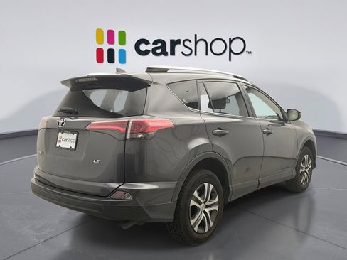 Used 2016 Toyota RAV4 LE FWD image 4