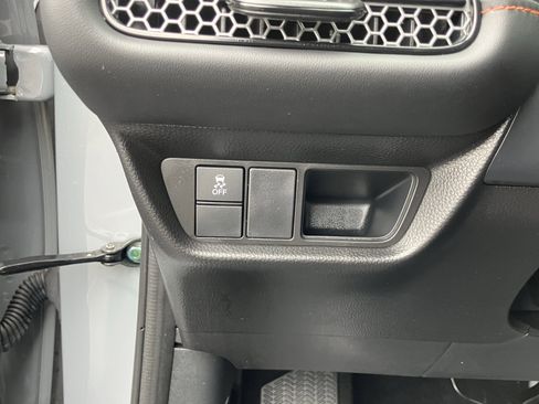 Used 2025 Honda HR-V Sport image 21