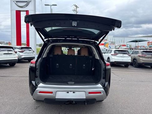 Certified 2023 Nissan Pathfinder Platinum AWD/4WD image 19