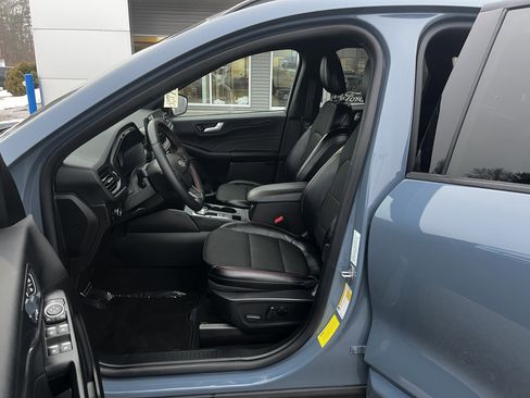 Used 2024 Ford Escape ST-Line Select w/ Tech Pack #1 image 9