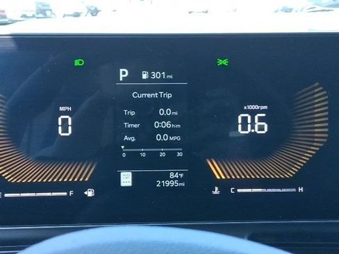 Used 2026 Kia Carnival FWD image 24