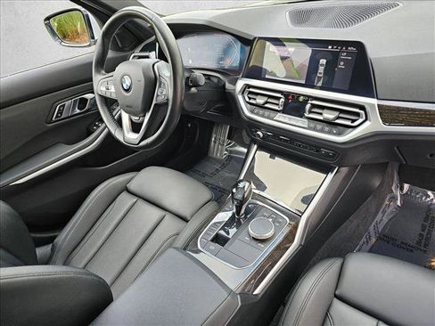Used 2019 BMW 330i xDrive Sedan AWD/4WD image 11