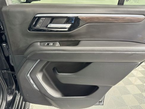 Used 2025 Chevrolet Tahoe LS RWD image 46