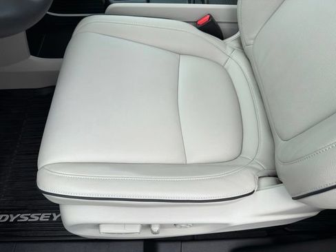 Used 2025 Honda Odyssey Touring image 24