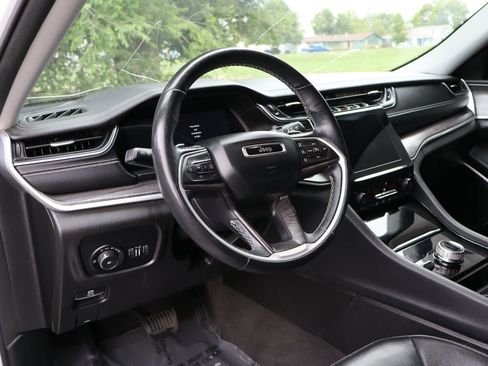 Used 2021 Jeep Grand Cherokee L Limited AWD/4WD image 15