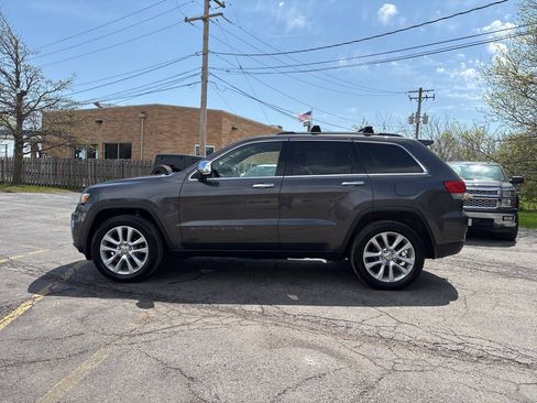 Used 2017 Jeep Grand Cherokee Limited AWD/4WD image 2