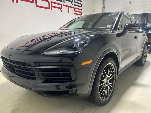 Used 2022 Porsche Cayenne Coupe AWD/4WD image 2