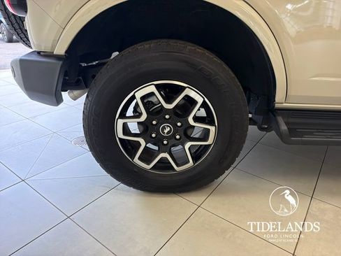 Certified 2025 Ford Bronco Outer Banks AWD/4WD image 35