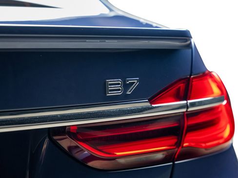 Used 2018 BMW ALPINA B7 xDrive AWD/4WD image 22