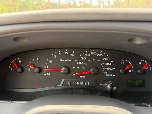 Used 2008 Ford E-250 and Econoline 250 RWD image 12