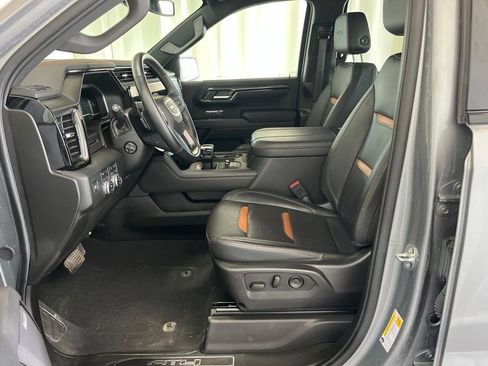 Used 2024 GMC Sierra 1500 AT4 w/ AT4 Premium Package AWD/4WD image 3