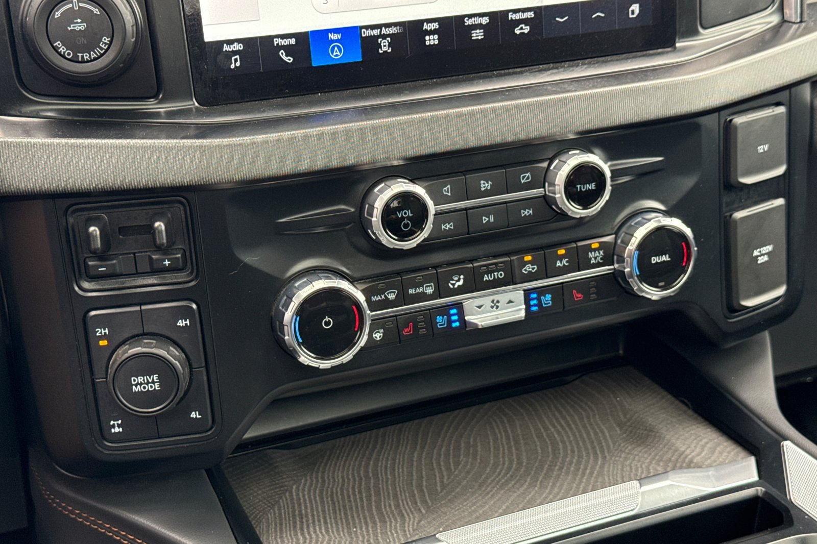 Used 2023 Ford F350 Platinum AWD/4WD image 23