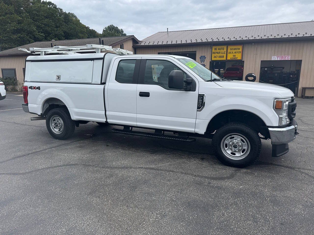 Used 2021 Ford F250 XL w/ Power Equipment Group AWD/4WD image 1