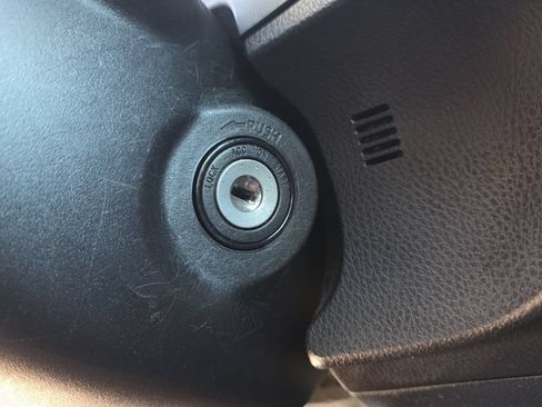 Used 2018 Toyota Corolla LE FWD image 22