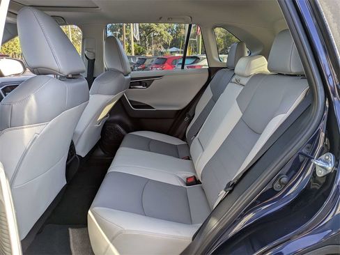 Used 2021 Toyota RAV4 Limited image 15