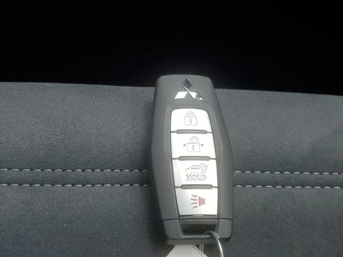New 2026 Mitsubishi Outlander AWD image 32