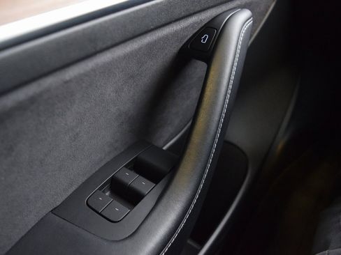 Used 2021 Tesla Model 3 Long Range image 13