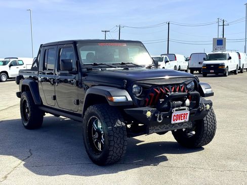 Used 2020 Jeep Gladiator Sport w/ Quick Order Package 24S image 5