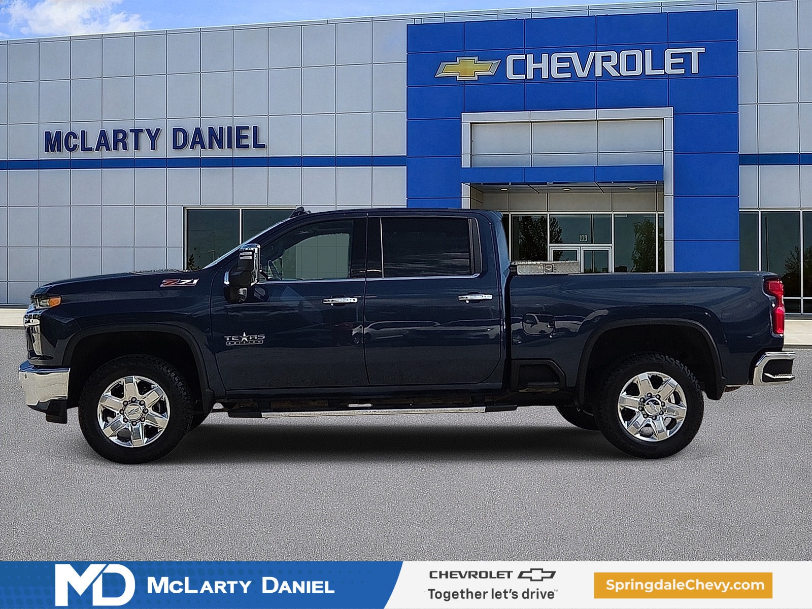 Used 2020 Chevrolet Silverado 2500 LTZ w/ LTZ Texas Edition AWD/4WD image 3