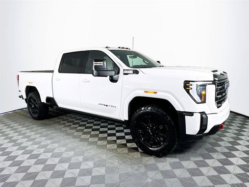 Used 2024 GMC Sierra 2500 AT4 w/ AT4 Premium Plus Package AWD/4WD image 3