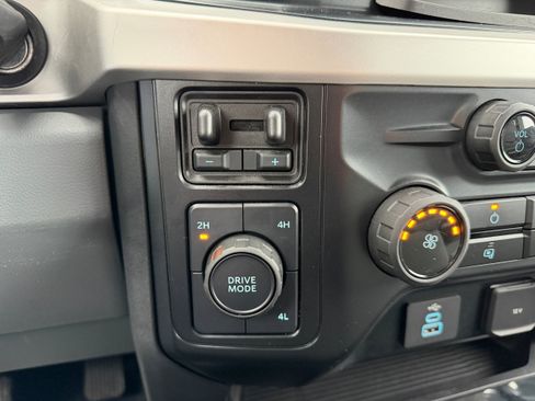 Certified 2025 Ford F250 XLT image 19