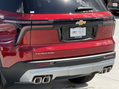 New 2026 Chevrolet Traverse LT image 6