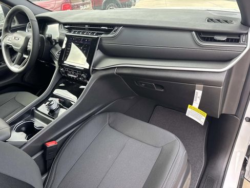 New 2026 Jeep Grand Cherokee L 2WD image 12