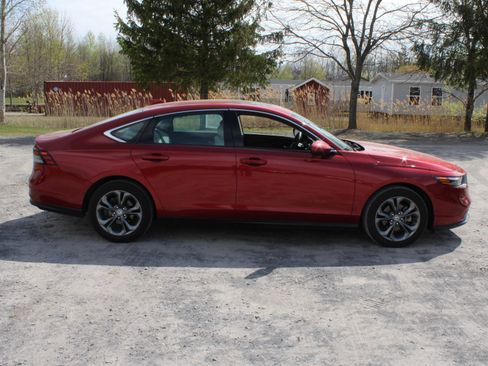 Certified 2023 Honda Accord EX image 4