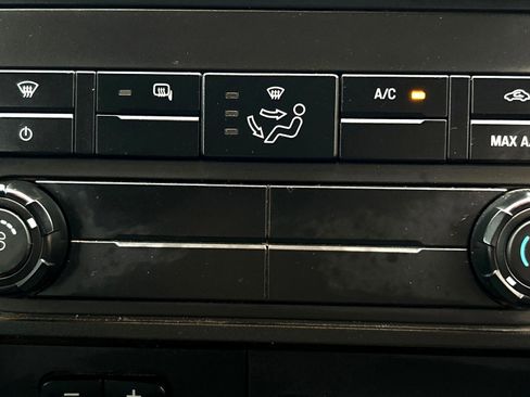 Used 2016 Ford F550 2WD Crew Cab Super Duty image 23