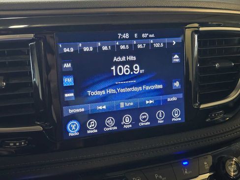 Used 2017 Chrysler Pacifica Platinum FWD image 15