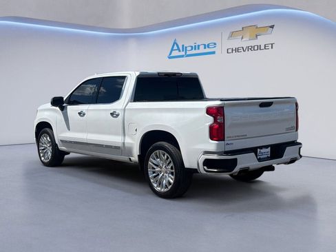 Used 2024 Chevrolet Silverado 1500 High Country w/ High Country Premium Package AWD/4WD image 3