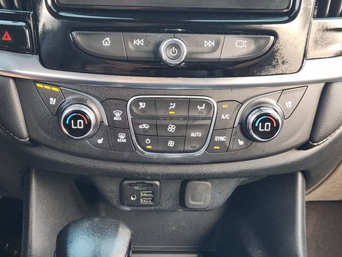 Used 2022 Chevrolet Traverse Premier w/ Redline Edition FWD image 14