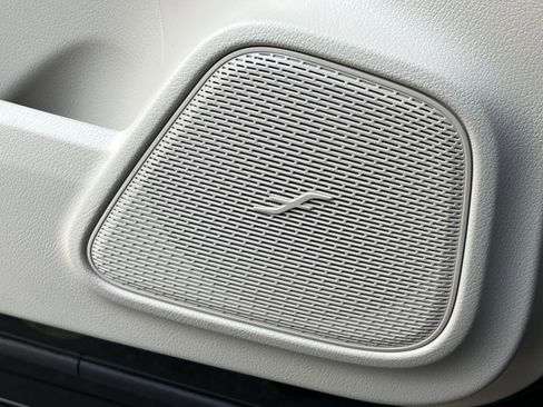 New 2026 Mercedes-Benz GLB 250 4MATIC image 34