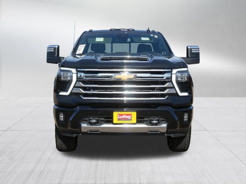 Used 2024 Chevrolet Silverado 3500 High Country w/ Z71 Off-Road Package AWD/4WD image 2