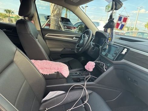 Used 2023 Volkswagen Atlas SE image 13