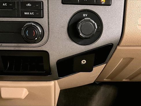 Used 2011 Ford F250 XLT w/ Camper Pkg image 31