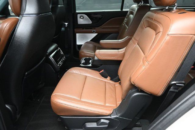 Used 2023 Lincoln Aviator Reserve w/ Equipment Group 201A RWD image 10