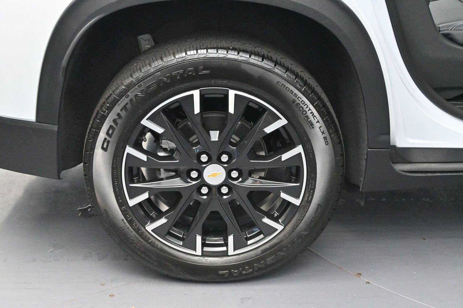 Used 2026 Chevrolet Traverse LT w/ Sun and Wheel Package FWD image 39