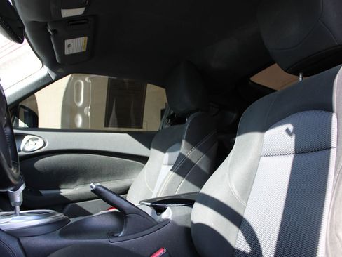 Used 2014 Nissan 370Z Coupe image 23