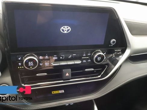 Certified 2024 Toyota Highlander Platinum AWD/4WD image 20