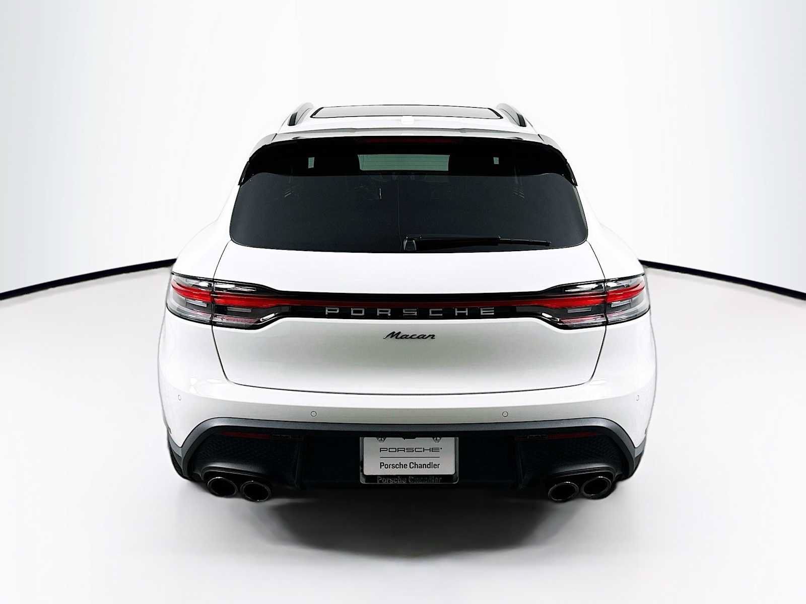 Used 2026 Porsche Macan AWD/4WD image 10